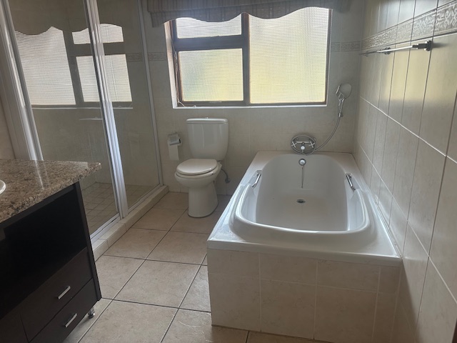 4 Bedroom Property for Sale in Lakeland North West